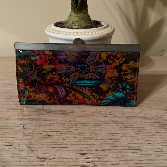 Charming Charlie Clutch Purse wallet Floral - Picture 1 of 8